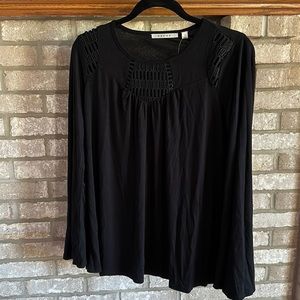 NWT Cyrus Black Bell Sleeve Boho Top With Lace Trim Size Large